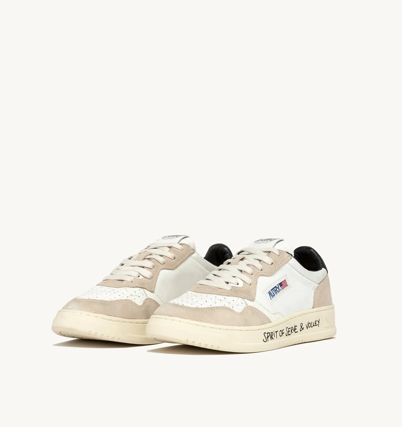 AUTRY AULW/VY02WHT/SND/BLK