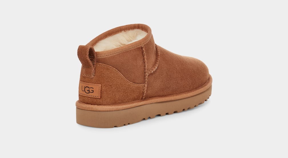 UGG 1116109CHE